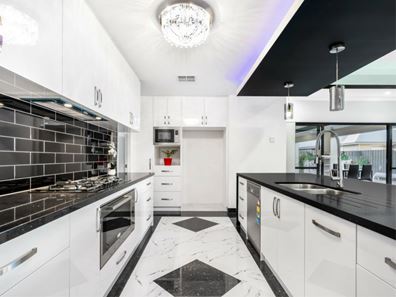 9 Langshan Street, Southern River WA 6110