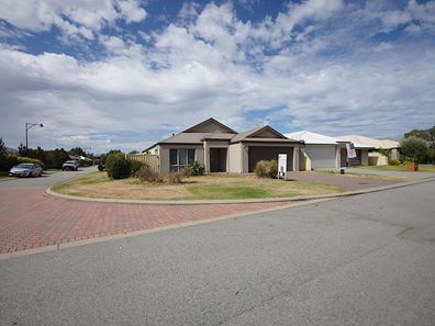 9 Mala Way, Success WA 6164