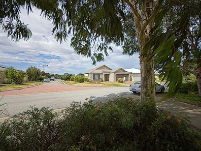 9 Mala Way, Success WA 6164