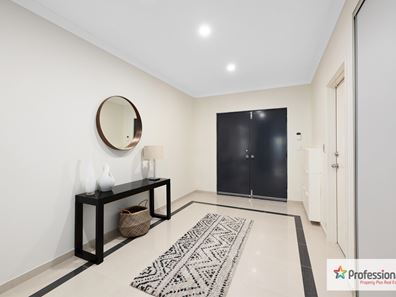 12 Gateway Boulevard, Canning Vale WA 6155