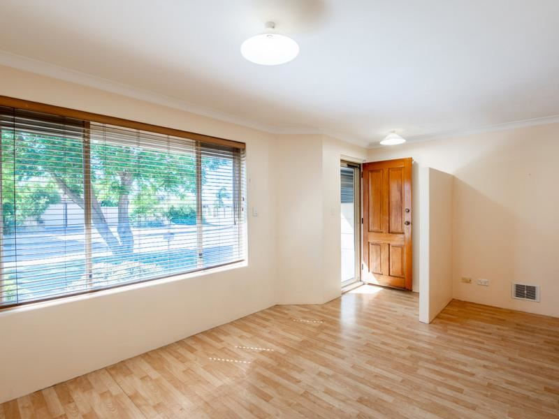 30 Chisholm Circle, Seville Grove WA 6112