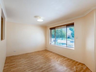 30 Chisholm Circle, Seville Grove WA 6112
