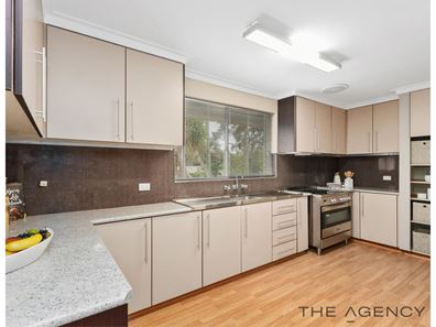 24B Sunset Crescent, Kalamunda WA 6076