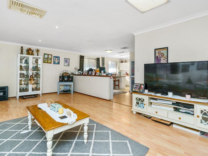 31 Ravenscroft Way, Kelmscott