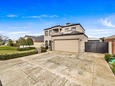 16 Cranberry Gardens, Stirling WA 6021