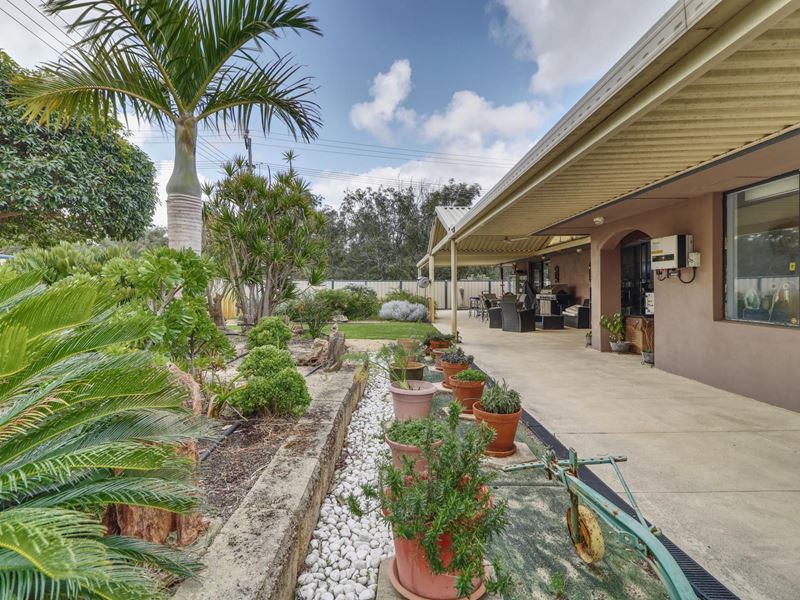 61 Cardington Way, Huntingdale