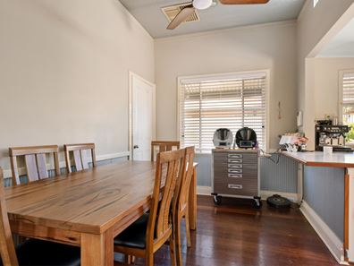 130 Hare Street, Lamington WA 6430