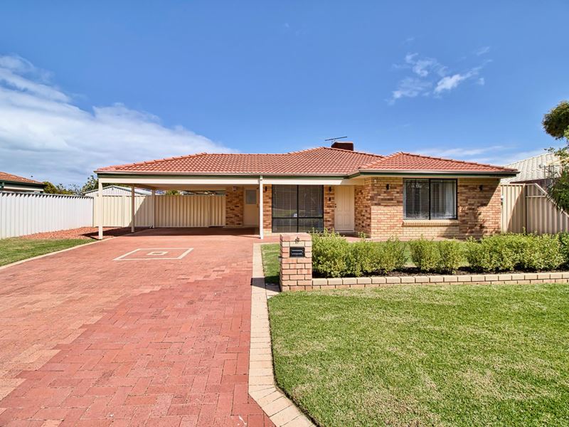 17 Rothesay Court, Cooloongup WA 6168