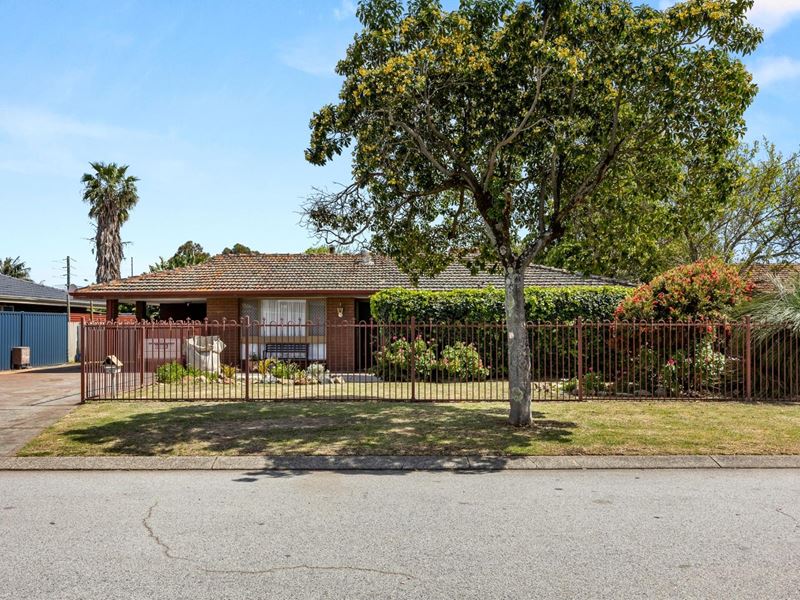 6 Peel Court, Armadale