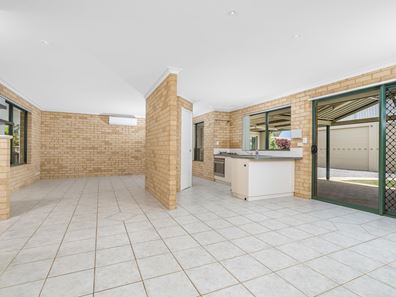 10 Mugana Crescent, Waggrakine WA 6530