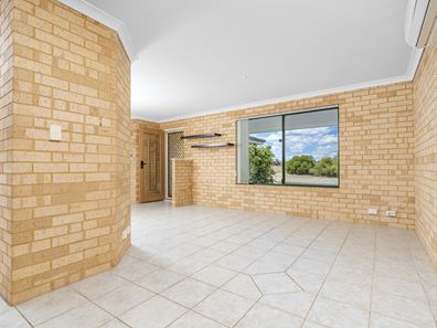 10 Mugana Crescent, Waggrakine WA 6530