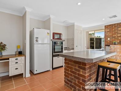 3 Tudor Court, Parmelia WA 6167