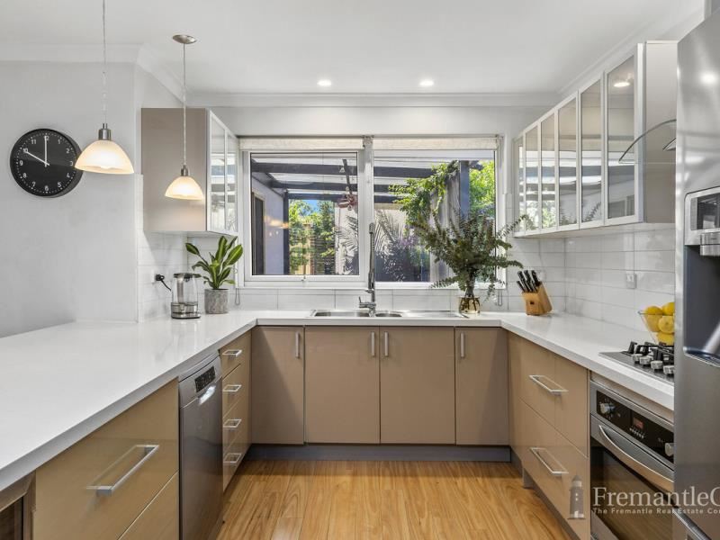 8A Paterson Court, Lake Coogee