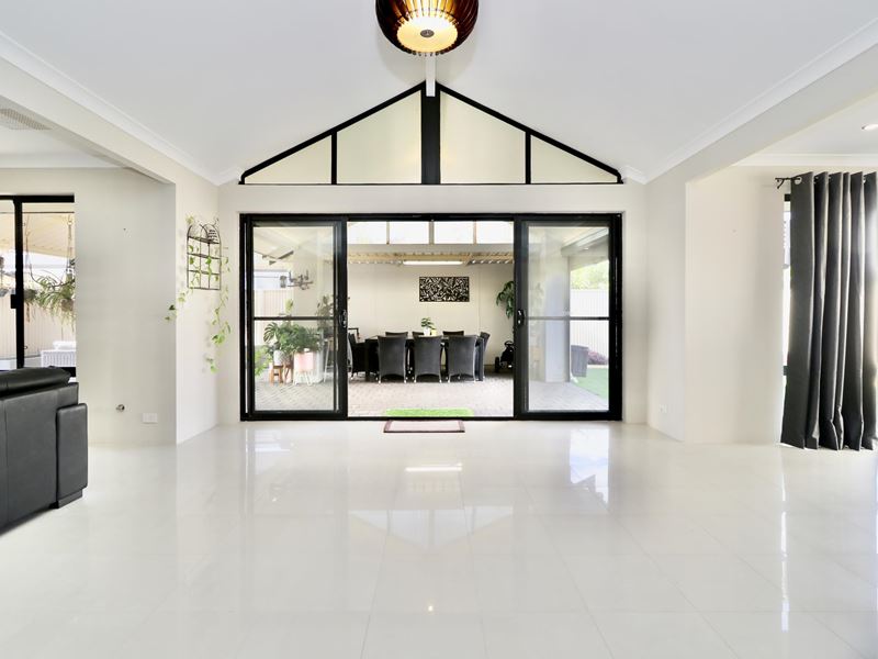 28 Edenhall Tce, Waikiki