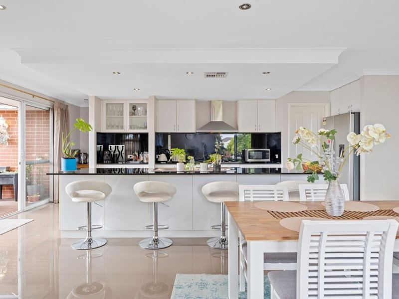 2 Hillhouse Way, Piara Waters