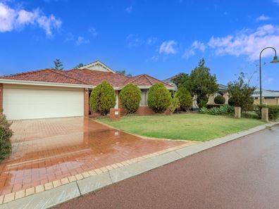 16 Audley Place, Canning Vale WA 6155