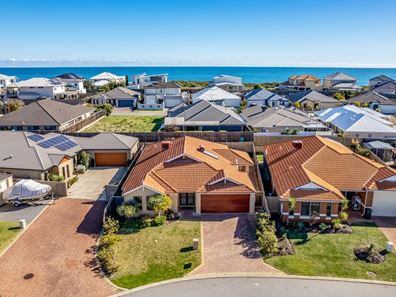 11 Lomatia Ramble, Halls Head WA 6210