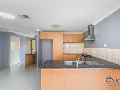 19/135 Challis Road, Seville Grove WA 6112