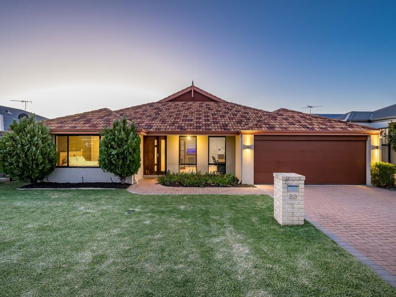 23 Stanbroke Turn, Carramar