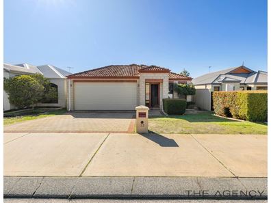 13 Cranbrook Pass, Canning Vale WA 6155