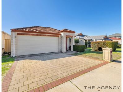 13 Cranbrook Pass, Canning Vale WA 6155