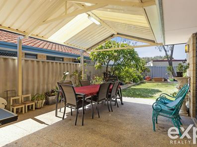 16 Cambernon  Green, Port Kennedy WA 6172