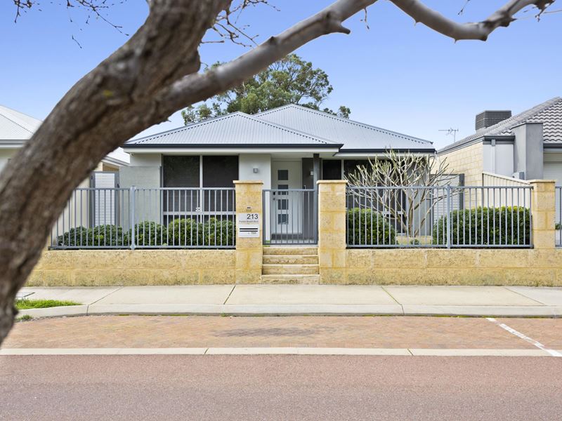 213 Pebble Beach Boulevard, Meadow Springs