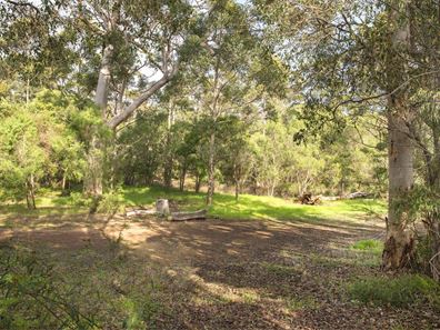 16 Tall Trees Court, Cowaramup WA 6284