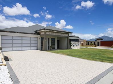 37 Lauderdale Drive, Success WA 6164