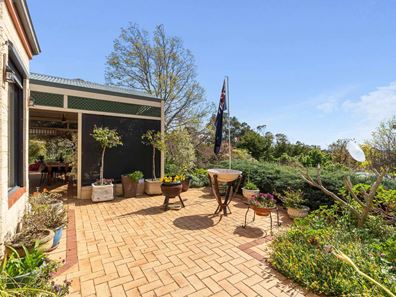 77 Stanhope Road, Kalamunda WA 6076