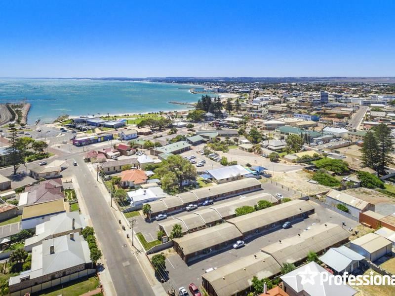 12/17 Francis Street, Geraldton WA 6530