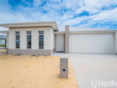 1 Salinas Way, Madora Bay WA 6210