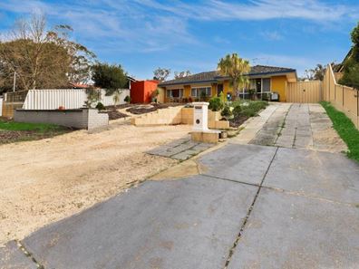 15 Dowling Place, Orelia WA 6167