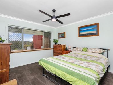 15 Dowling Place, Orelia WA 6167