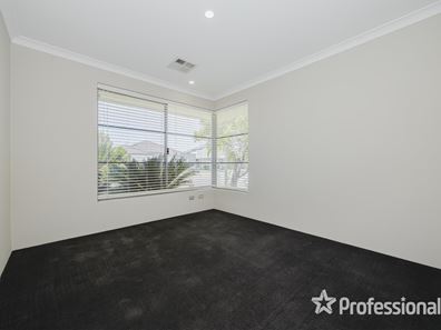 31 Winterthur Street, Landsdale WA 6065