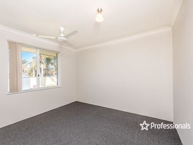 10 Mullian Way, Waggrakine WA 6530