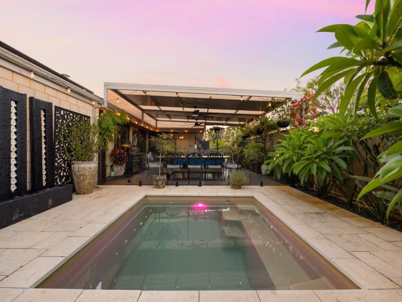 32 Pickering Avenue, Parmelia WA 6167