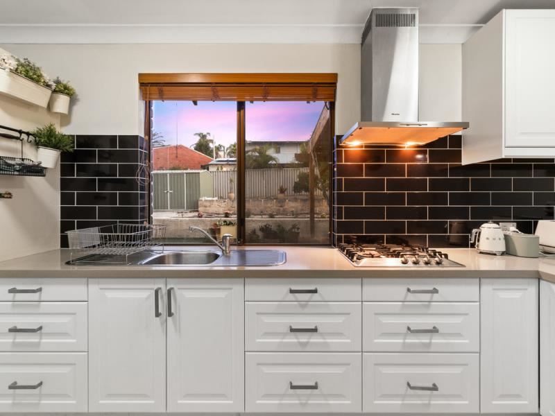 282 North Beach Road, Karrinyup WA 6018