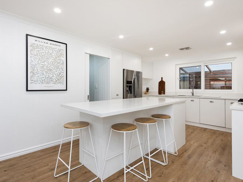 4 Laurel Turn, Secret Harbour WA 6173