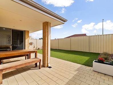 17/6 Chipping Crescent, Butler WA 6036