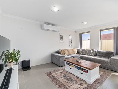17/6 Chipping Crescent, Butler WA 6036
