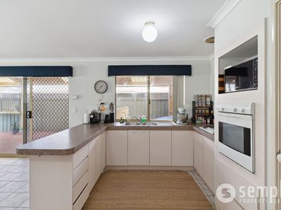 23 Jakovich Circuit, Atwell WA 6164