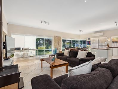 9 Ayres Crescent, Lancelin WA 6044