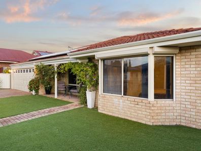 50 Dorneywood Way, Landsdale WA 6065