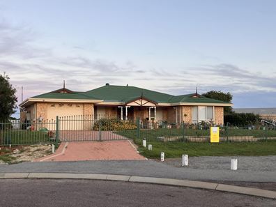 2 Dawn Street, Hopetoun WA 6348