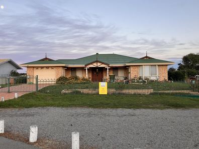 2 Dawn Street, Hopetoun WA 6348