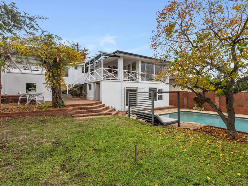 7 Rowan Place, Woodlands WA 6018