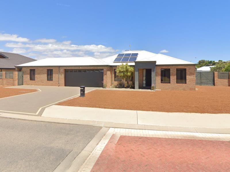 2 Reef Boulevard, Drummond Cove