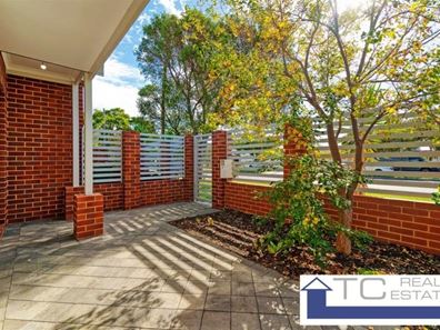 1/9 Broadway, Bassendean WA 6054