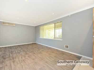 18 Barron Way, Orelia WA 6167